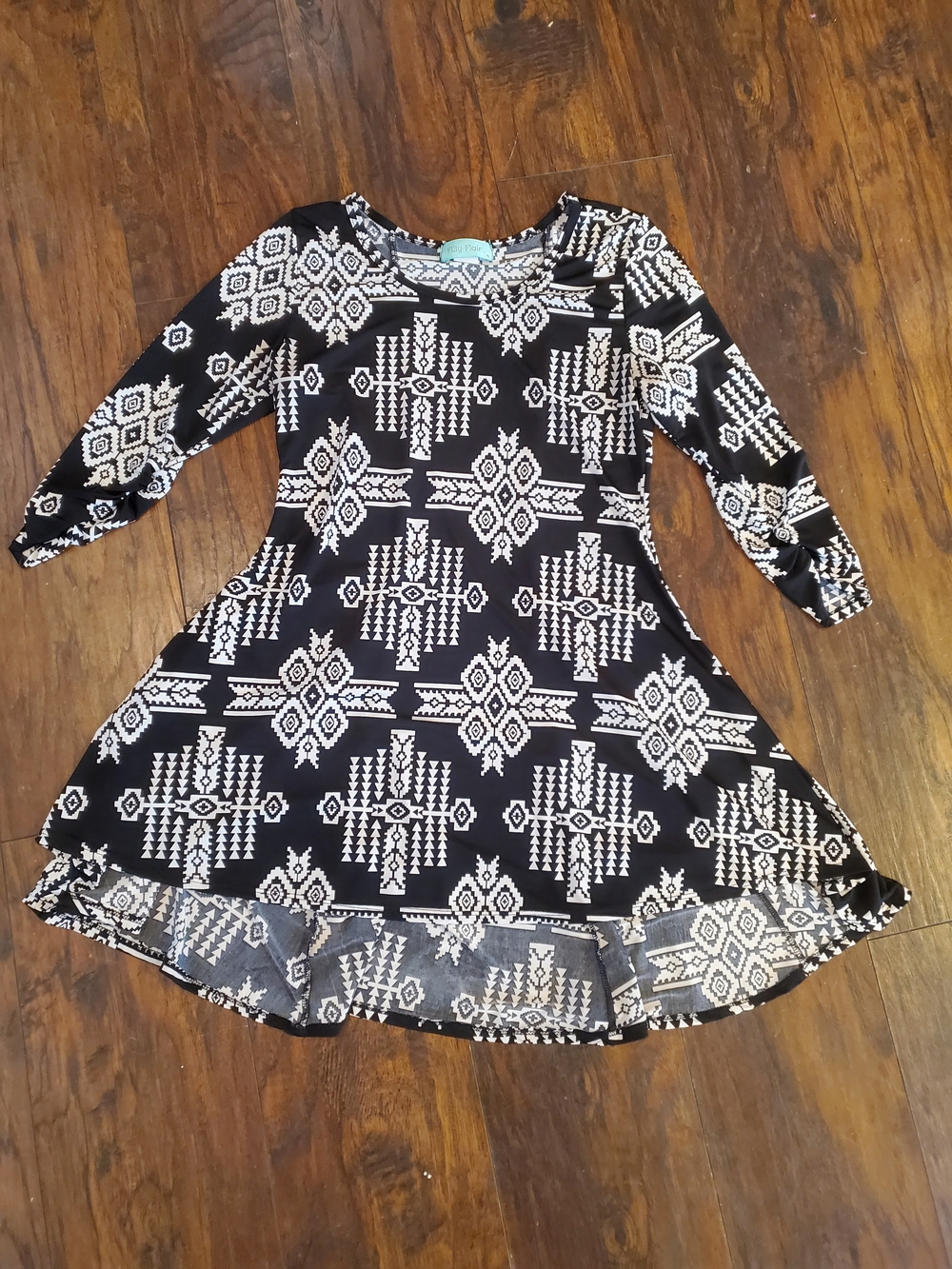 🌻 3/$20 Deal!! Filly Flair Black & White Aztec Print Long Sleeve Tunic Dress
